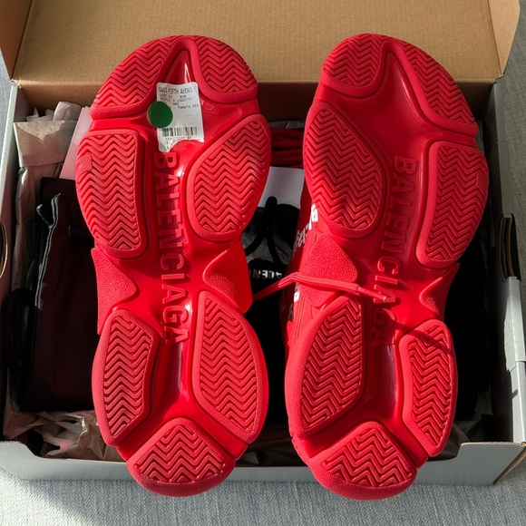 Balenciaga women’s Triple S Logotype Sneakers, size 40. New in box. - Picture 7 of 8